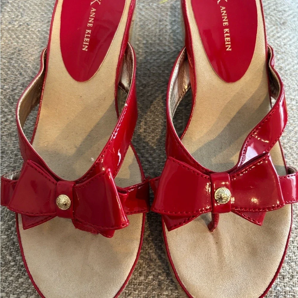 Anne Klein AKPOINTY Red‎ Patent Bow Espadrille Wedge Sandals Mens 9M